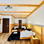 Willa I Karczma Cztery Pory Roku Relaks & Spa 3* Kościelisko