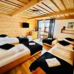 Willa I Karczma Cztery Pory Roku Relaks & Spa ベッド・アンド・ブレックファスト 3*