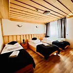 Willa I Karczma Cztery Pory Roku Relaks & Spa コシチェリスコ
