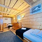 Willa I Karczma Cztery Pory Roku Relaks & Spa ベッド・アンド・ブレックファスト コシチェリスコ