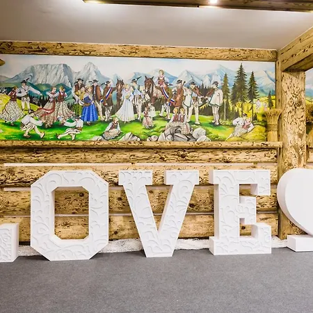 住宿加早餐酒店 U Podnoza Tatr Cztery Pory Roku 3*