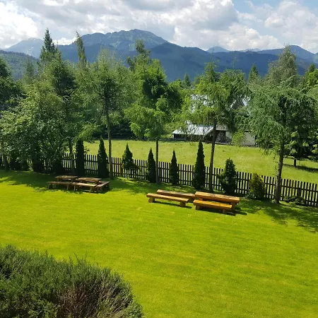 U Podnoza Tatr Cztery Pory Roku 住宿加早餐酒店