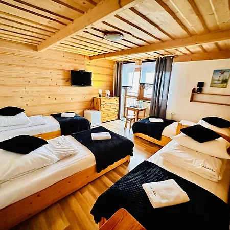 U Podnoza Tatr Cztery Pory Roku 住宿加早餐酒店 3*