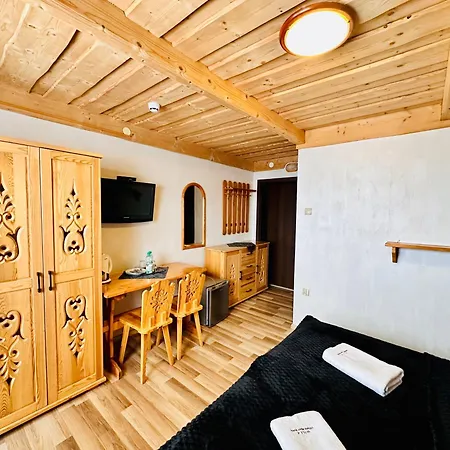 I Karczma Cztery Pory Roku Relaks & 住宿加早餐酒店 考斯赛力克