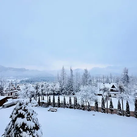 U Podnoza Tatr Cztery Pory Roku 住宿加早餐酒店