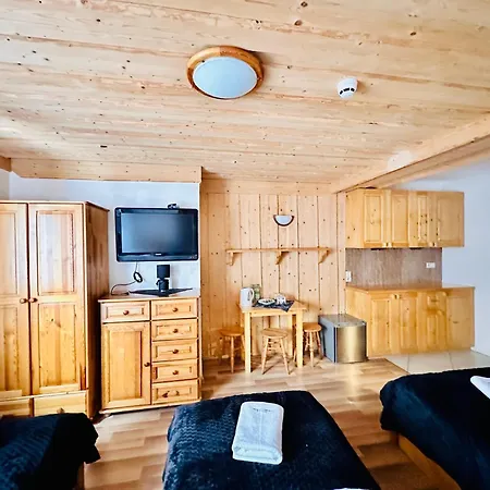 住宿加早餐酒店 U Podnoza Tatr Cztery Pory Roku