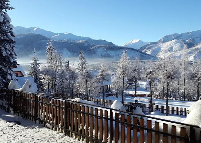 Bed and Breakfast Willa I Karczma Cztery Pory Roku Relaks & Spa 3*