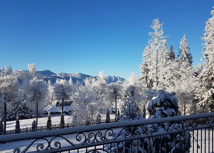 Willa I Karczma Cztery Pory Roku Relaks & Spa Bed and Breakfast