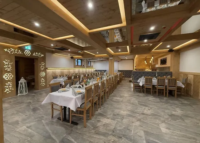 Willa I Karczma Cztery Pory Roku Relaks & Spa 3*